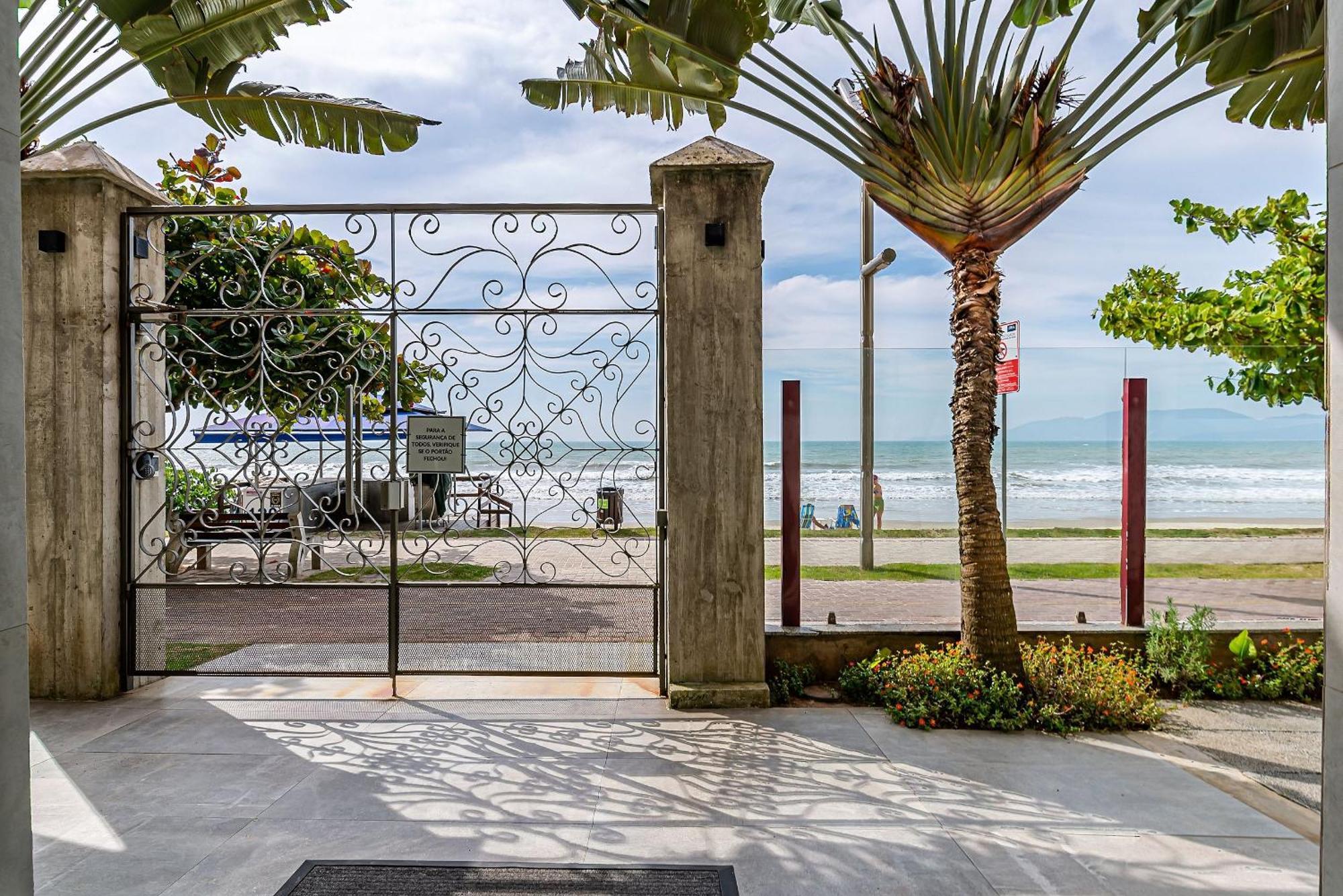 Apto Pe Na Areia Vista Mar Em Meia Praia Evb308 Itapema Buitenkant foto